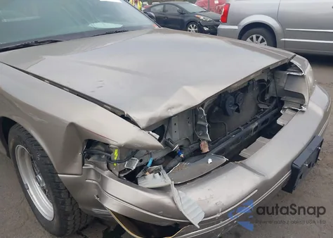 2002 Ford Crown Victoria Lx from USA, damaged, VIN 2FAFP74W82X147092